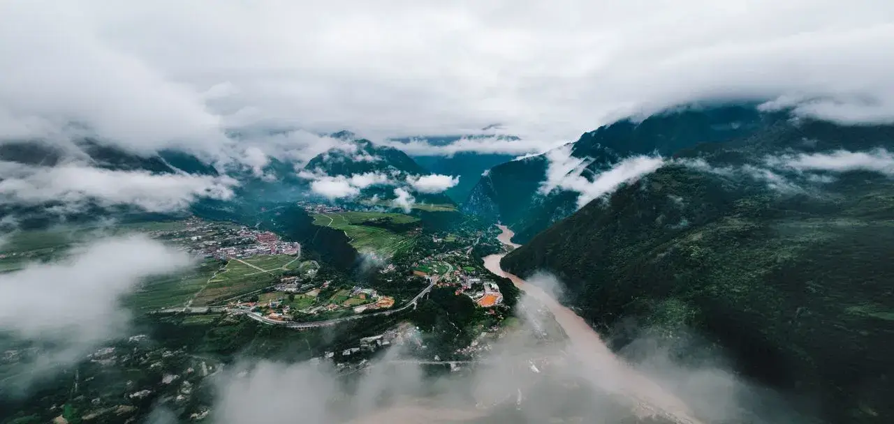 Yunnan – The Province That Dreams in Color